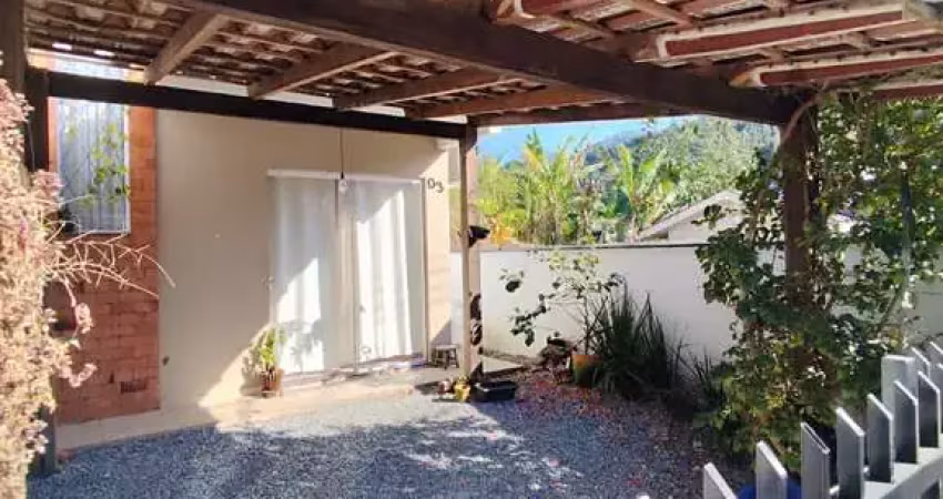 Casa com 2 quartos para alugar no Zantão, Brusque 