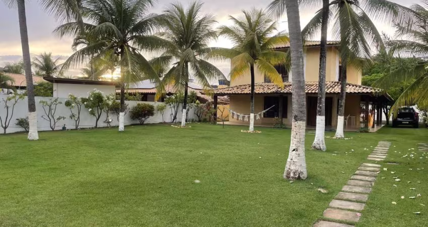Aluguel de Casa em Condomínio de Luxo em Itacimirim, Camaçari-BA: 4 Quartos, 1 Suíte, 1 Sala, 4 Banheiros, 6 Vagas, 250m².