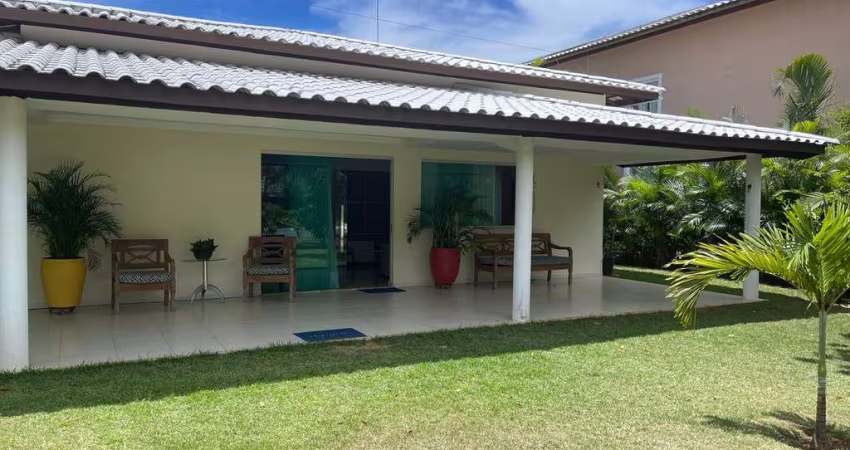 Impecável casa em condomínio de alto padrão em Itacimirim, Camaçari-BA: 5 quartos, 4 suítes, 6 banheiros, 2 vagas, 280m².