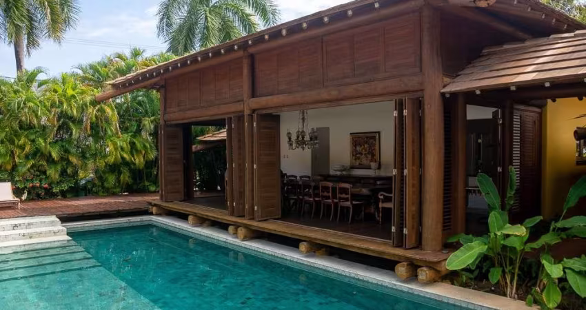CASA DE ALTO LUXO A VENDA EM PRAIA DO FORTE CONDOMÍNIO ALDEIA DOS COQUEIROS