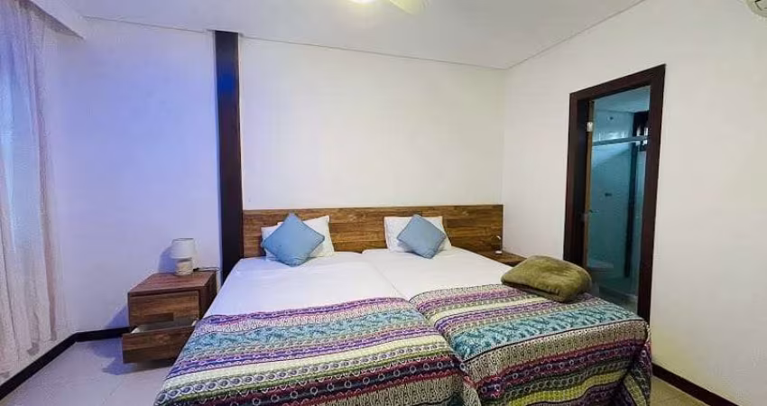 Casa 6 Suítes em Condomínio Exclusivo a 350m da Praia do Forte - Porto das Baleias- venda-locação
