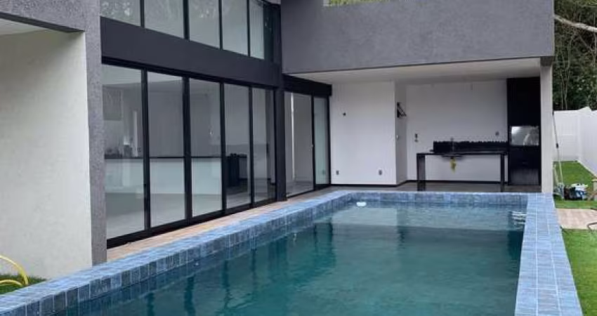 Casa com 4 Suítes Espaçosa à Venda no Condomínio Canto de Guarajuba – Conforto, Amplitude e Sofisticação