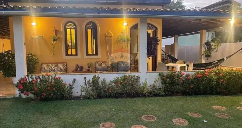 Casa de alto padrão em condomínio à venda em Itacimirim, Camaçari-BA: 3 quartos, 2 suítes, 1 sala, 3 banheiros, 4 vagas, 215m².