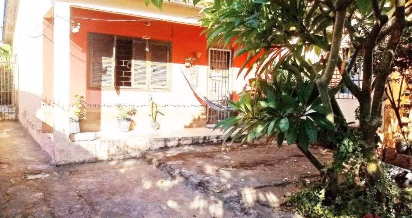 Casa para Venda - 140m², 3 dormitórios, sendo 1 suites, 2 vagas - Morro Santana