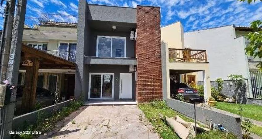 Casa em Porto Alegre, no bairro Hipica, com 3 dormitório(s), e 3 banheiros, à venda.