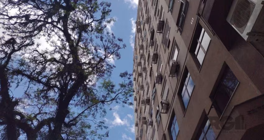 Ótimo apartamento 01 dormitórios com 53,50 m² - com churRasqueira no CENTRO HISTÓRICO