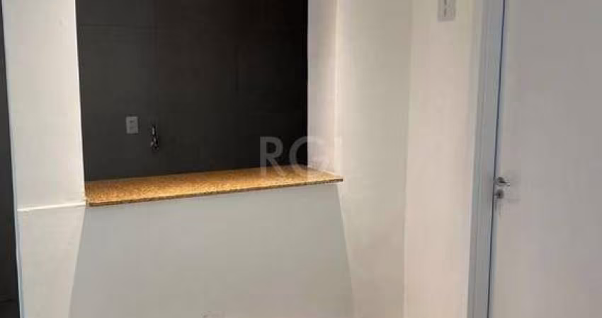 Apartamento térreo - 1 suíte, pátio e lavabo no bairro Petrópolis
