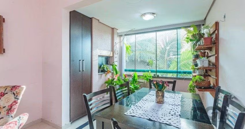 Apartamento 2 dormitórios com 1 vaga no bairro Teresópolis em Porto Alegre