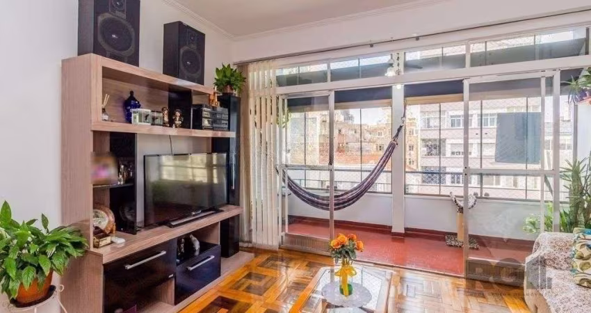 Excelente apartamento de 88m² com 3 dormitórios e sacada.