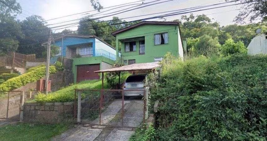 Casa 280m² - 5 dormitórios, 4 banheiros, 2 vagas no bairro Cascata