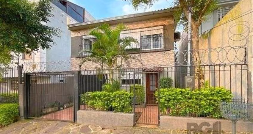 Casa para Venda - 240m², 4 dormitórios, 3 vagas - Nonoai
