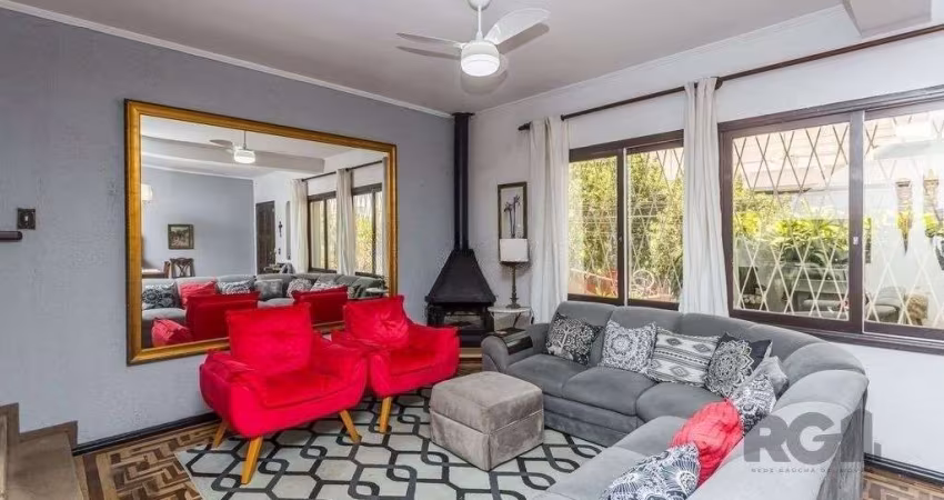 Casa 210m² - 3 dormitórios, 2 vagas