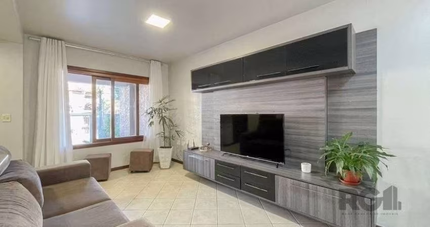 Excelente casa de 121m² com 3 dormitórios e 2 vagas.