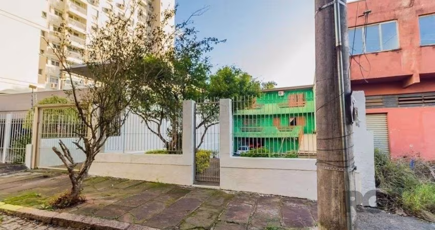 Casa 242m² - 5 dormitórios, 6 vagas no bairro Cristo Redentor