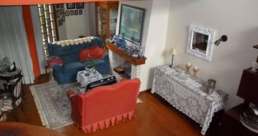 Casa para Venda - 290m², 3 dormitórios, sendo 1 suites, 3 vagas - Nonoai