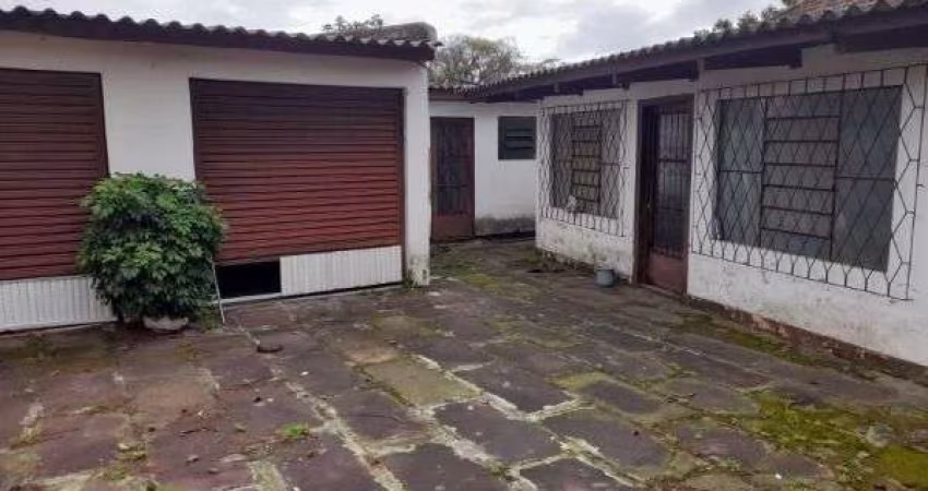 Casa para Venda - 420m², 2 dormitórios, sendo 1 suites, 4 vagas - Nonoai