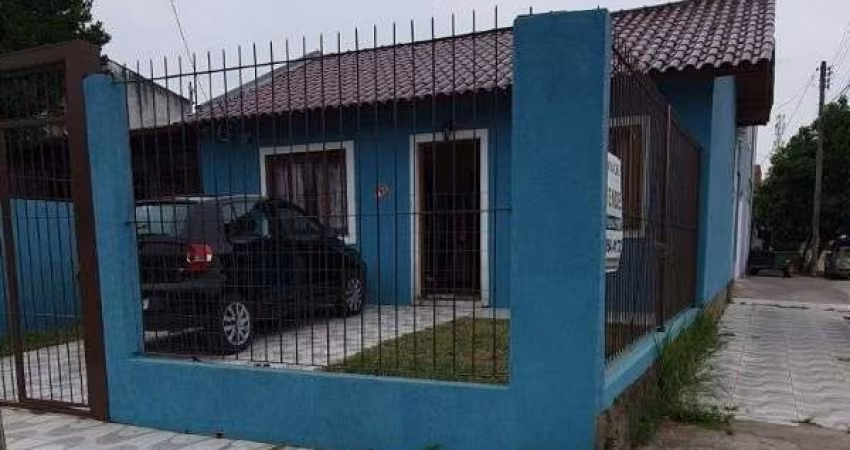 Casa em Porto Alegre, no bairro Hípica, com 2 dormitório(s), e 2 banheiros, à venda.