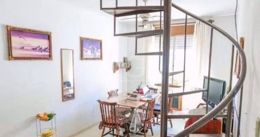 Cobertura em Porto Alegre, no bairro Teresópolis, com 1 dormitório(s), e 1 banheiros, à venda.