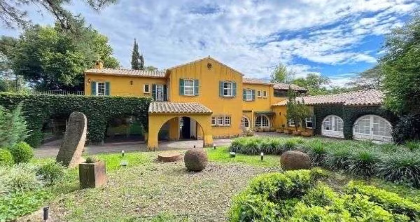 Casa em Porto Alegre, no bairro Pedra Redonda, com 7 dormitório(s), e 7 banheiros, à venda.