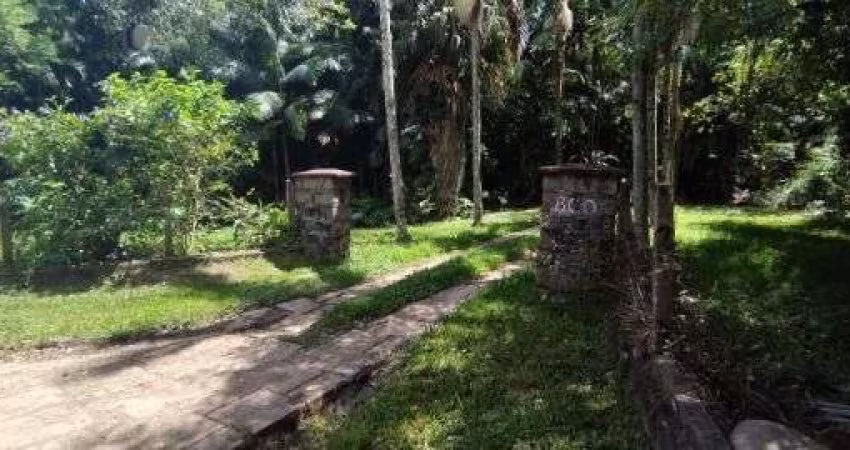 Terreno em Porto Alegre, no bairro Pedra Redonda, à venda.