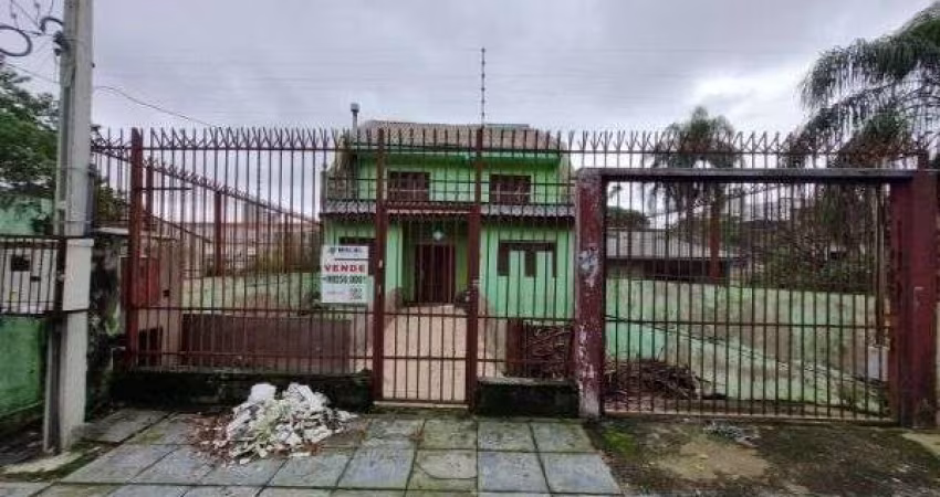 Sobrado em Porto Alegre, no bairro Glória, com 5 dormitório(s), e 5 banheiros, à venda.
