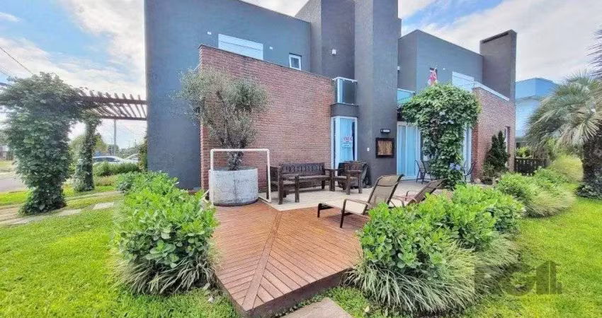 Excelente sobrado de esquina, com vista para o lago, próximo ao clube social, no condomínio acqualina beach, localizado na praia de maristela , em xangri-la,. possui 4 dormitórios, sendo 3 suítes,