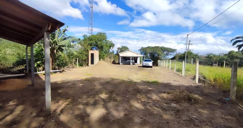 Terreno no bairro Lageado com 2 casas de 1 dormitório