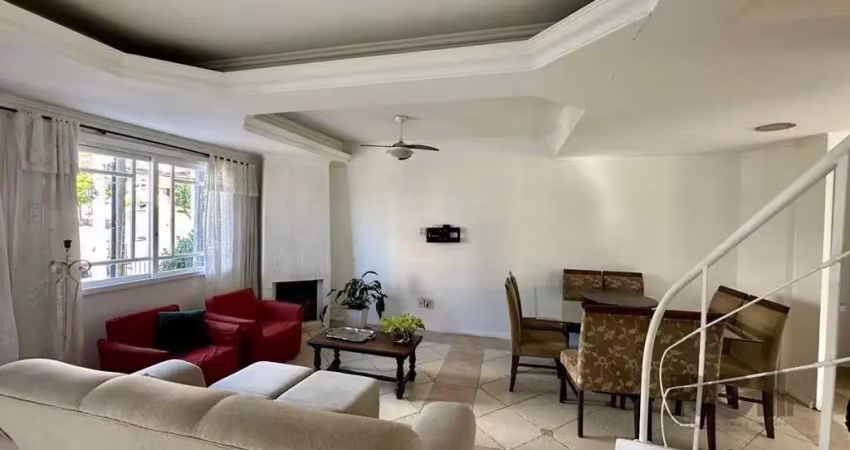Casa com 3 quartos à venda na Rua Doutor Castro de Menezes, 1053, Vila Assunção, Porto Alegre