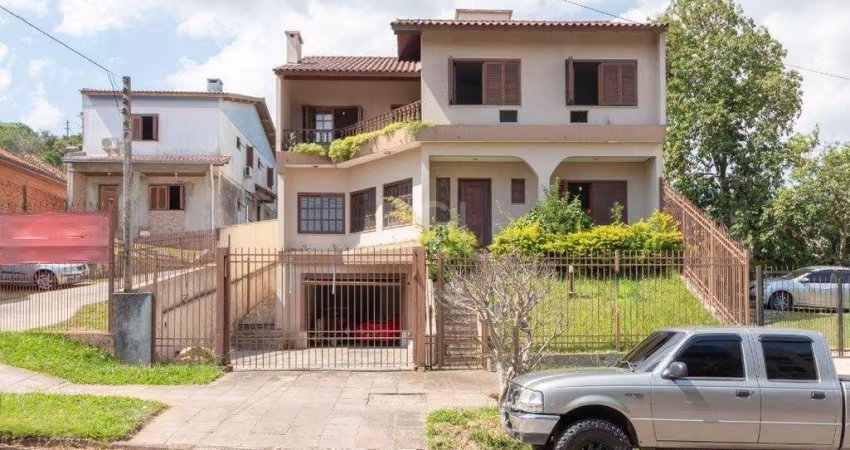 Casa para Venda - 460m², 4 dormitórios, sendo 1 suites, 4 vagas - Cristal