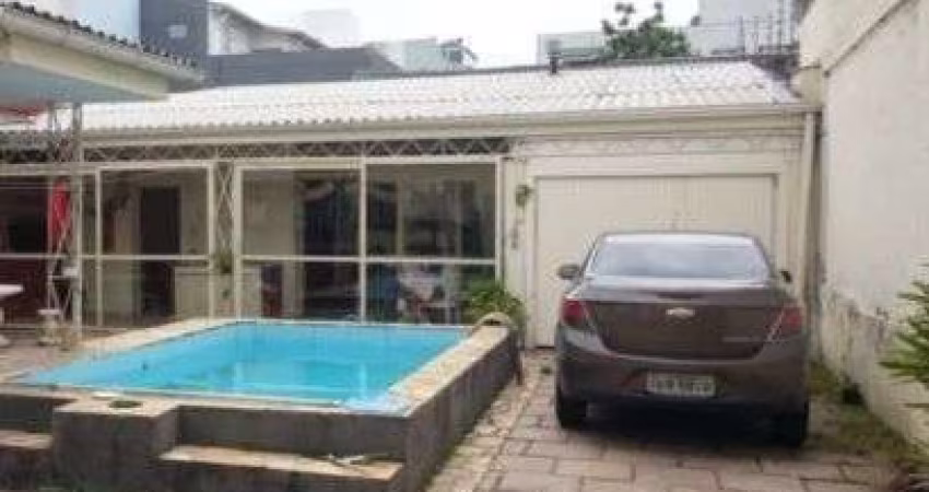 Casa para Venda - 330m², 5 dormitórios, sendo 1 suites, 7 vagas - Menino Deus