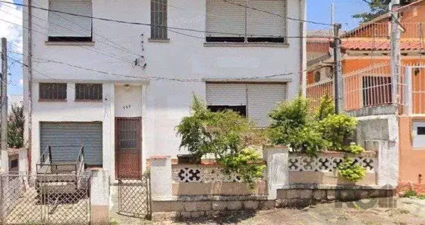 Casa com 3 quartos à venda na Rua Umbú, 455, Passo da Areia, Porto Alegre