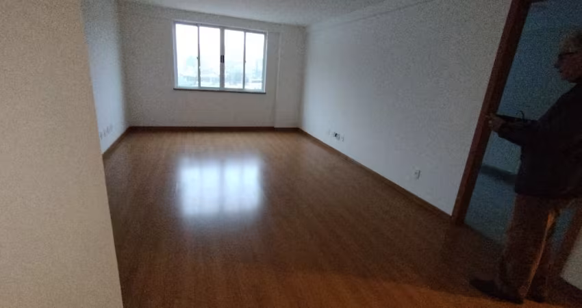 Lindo! Prédio novo com área de lazer.