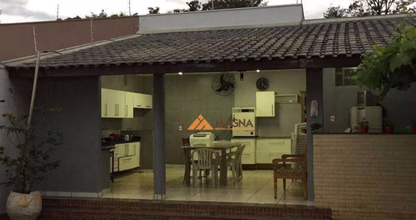 Sobrado com 3 dormitórios à venda, 310 m² por R$ 600.000