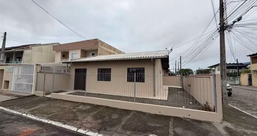 Casa com 3 quartos para alugar na Rua Amapá, 114, Cordeiros, Itajaí