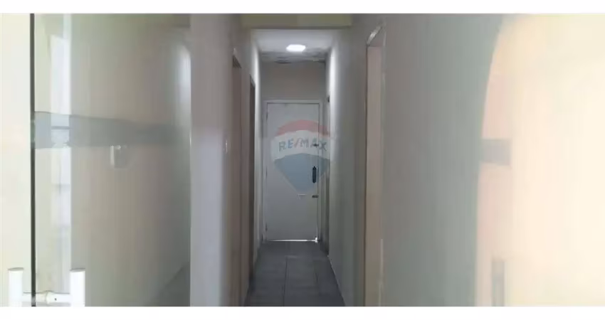 Imóvel amplo bem localizado no centro comercial ao lado do shopping partage