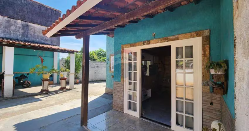 Casa 2 quartos, uma suíte, amplo quintal, 247m de área, em itaipuaçu, maricá - imperdível!