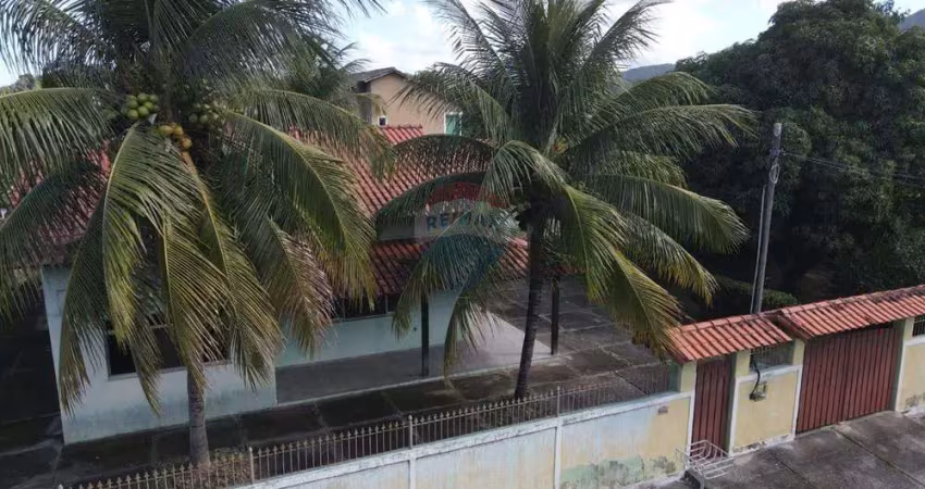 Casa para alugar em condomínio fechado.