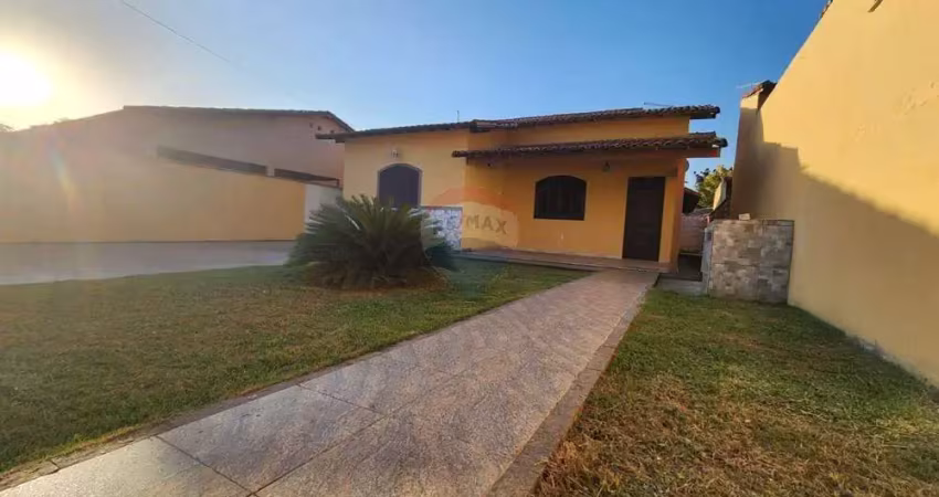 Casa c/ jardim, churrasqueira e 3 quartos em maricá