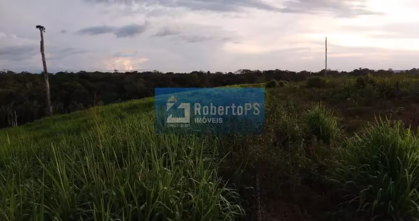 Fazenda à venda em cristalina-go: 3 quartos, 1 suíte, 2 banheiros, 3 vagas de garagem e 6.000.000m² de área no centro!