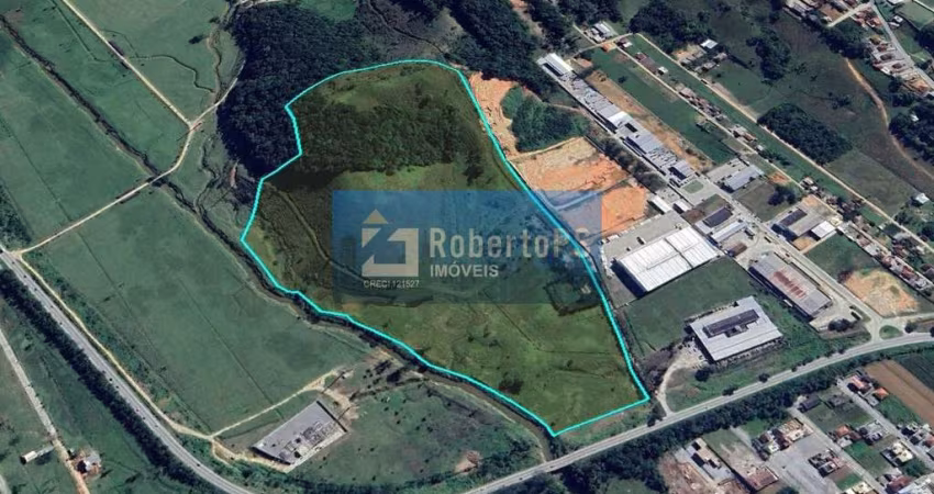 Àrea excepcional de 173.000,00 m2 em Santo Amaro da Imperatriz, localizada à margem da BR, o caminho perfeito para Florianópolis.
