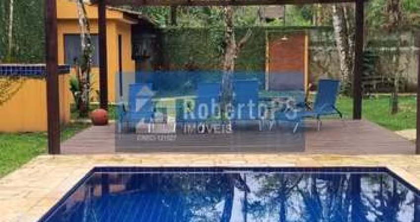 Espetacular Casa à Venda em Camburi, São Sebastião-SP: 4 quartos, 4 suítes, sauna, piscina e mais! Venha conhecer!