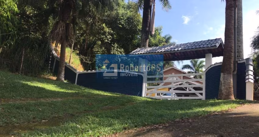 Linda Chácara  com 16.000 metros de área  a 10km do centro de SJCampos