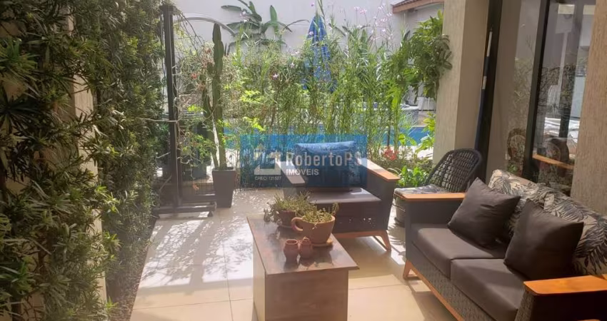 Sobrado com 4 quartos / 2 suítes com consultório em anexo e piscina
