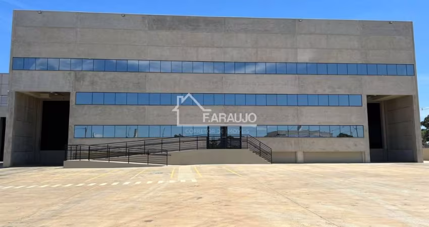 Galpão (Padrão TRIPLE A) para locação e área construida de 2.082m²; Piso Livre: 1.500m²; Administrativo: 318m².