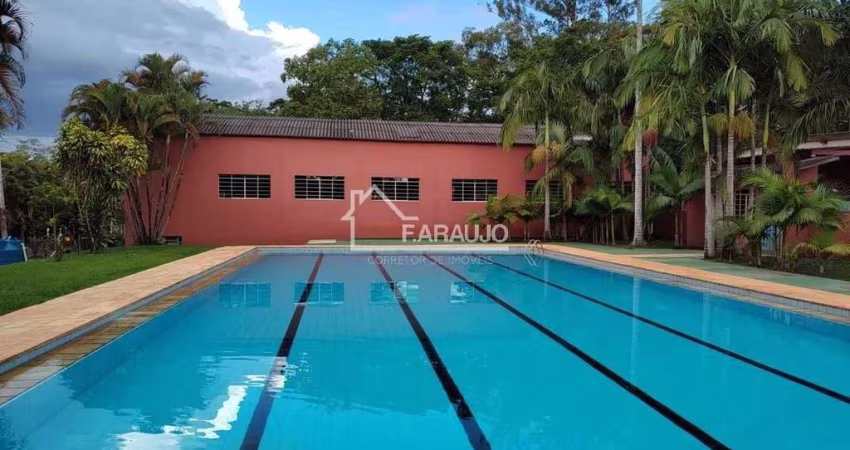 Chácara em condominio (Residencial Aquários). Área gourmet com churrasqueira e banheiro.  Documentada para financiamento em Araçoiaba da Serra-SP.