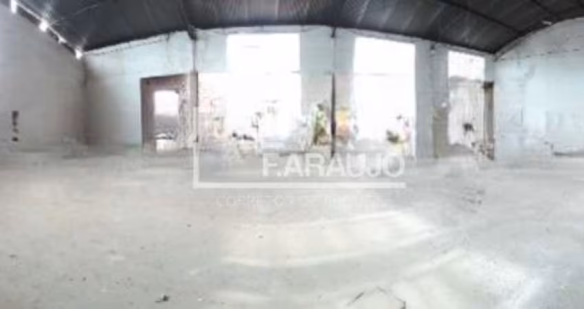 Oportunidade única na Vila Hortência: área com 3 imóveis, 933 m² e localização privilegiada. Bairro nobre!