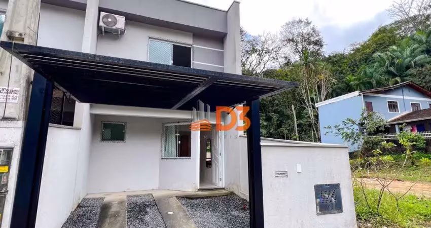 Casa com 2 quartos para alugar em Água Verde, Blumenau 