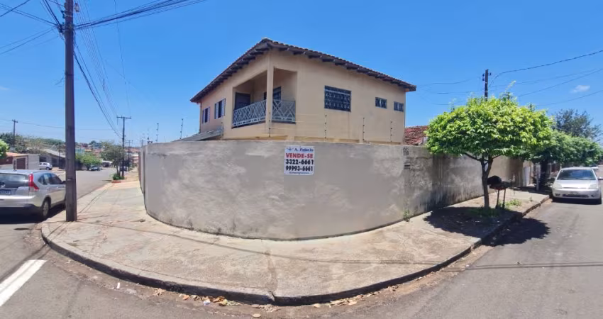 Vende se sobrado de esquina no Jardim Leonor