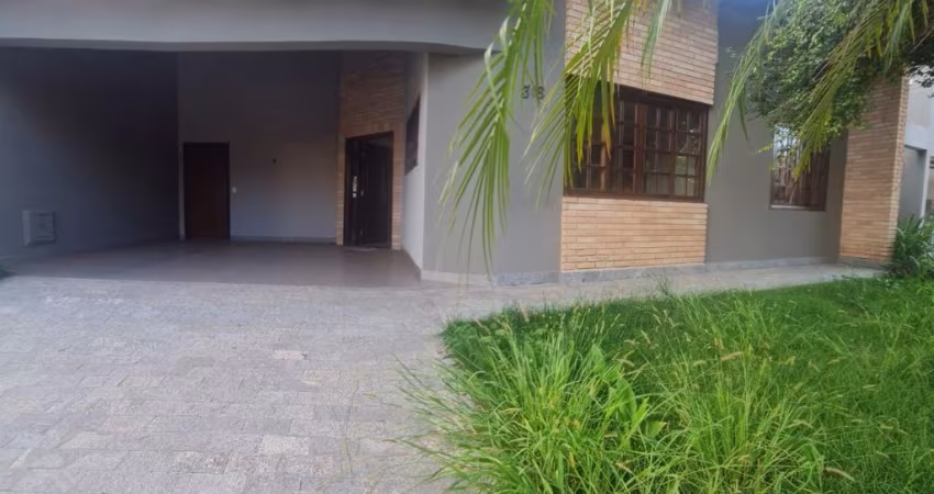 Ótima Casa em condomínio