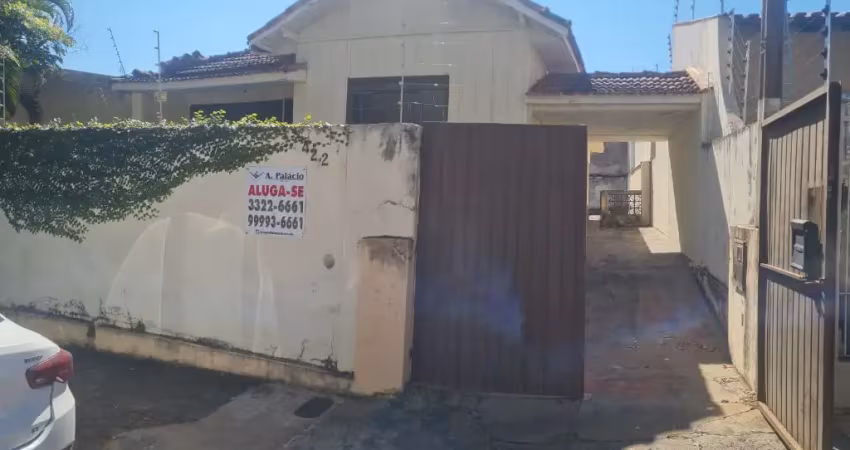Casa com 3 quartos para alugar na Rua Moreira Cabral, Jardim Londrilar, Londrina
